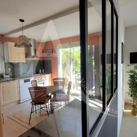 فيلة Super 6 Personnes Avec Piscine Et Climatisation A Cote Des Plages سُت